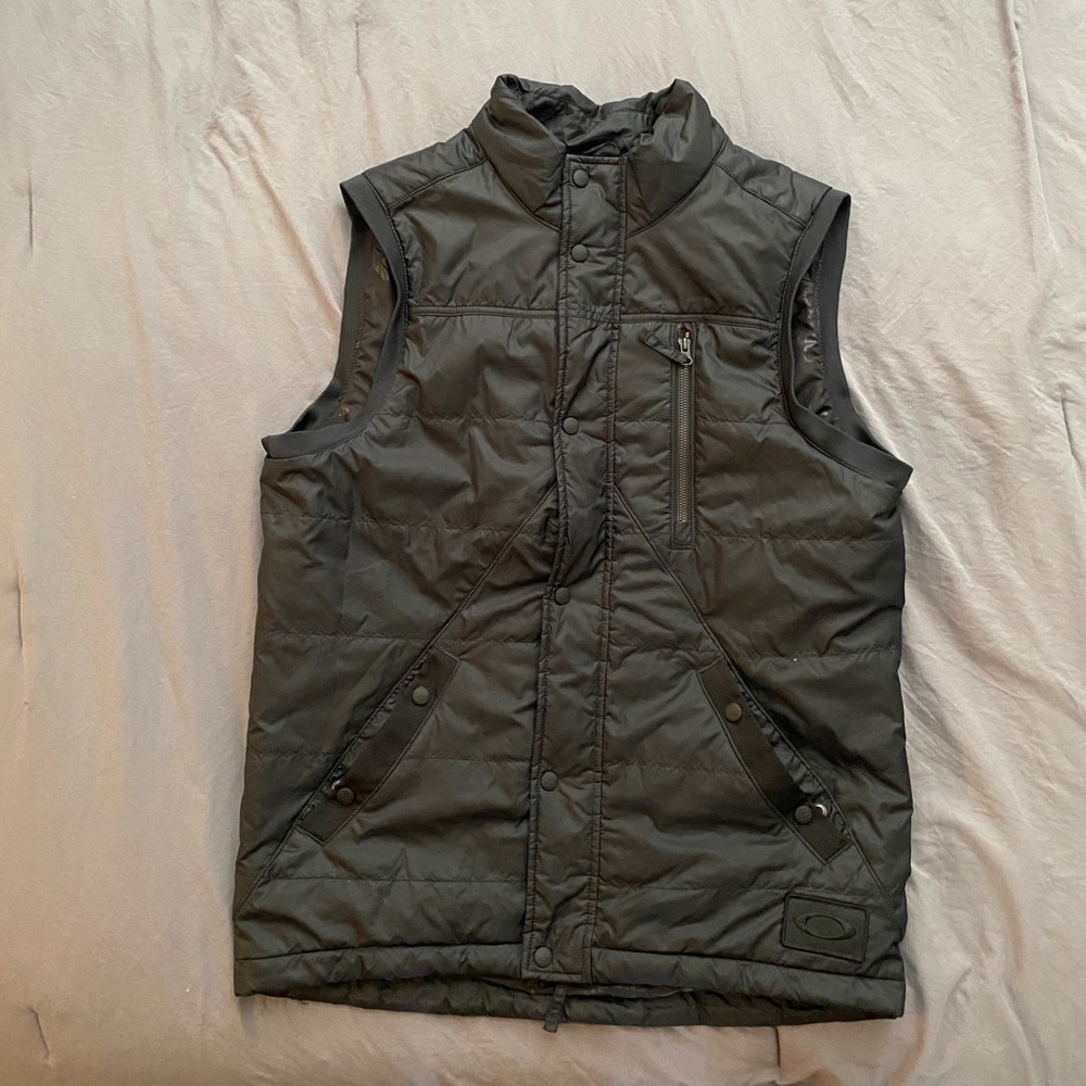 Oakley puffer vest